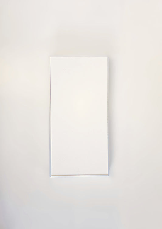FirTec+® 300W infraroodpaneel 60x30 cm in toilet — compact en geschikt voor kleine ruimtes