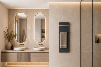 Zwart antraciet infraroodpaneel handdoekdroger aan de wand in een moderne design badkamer