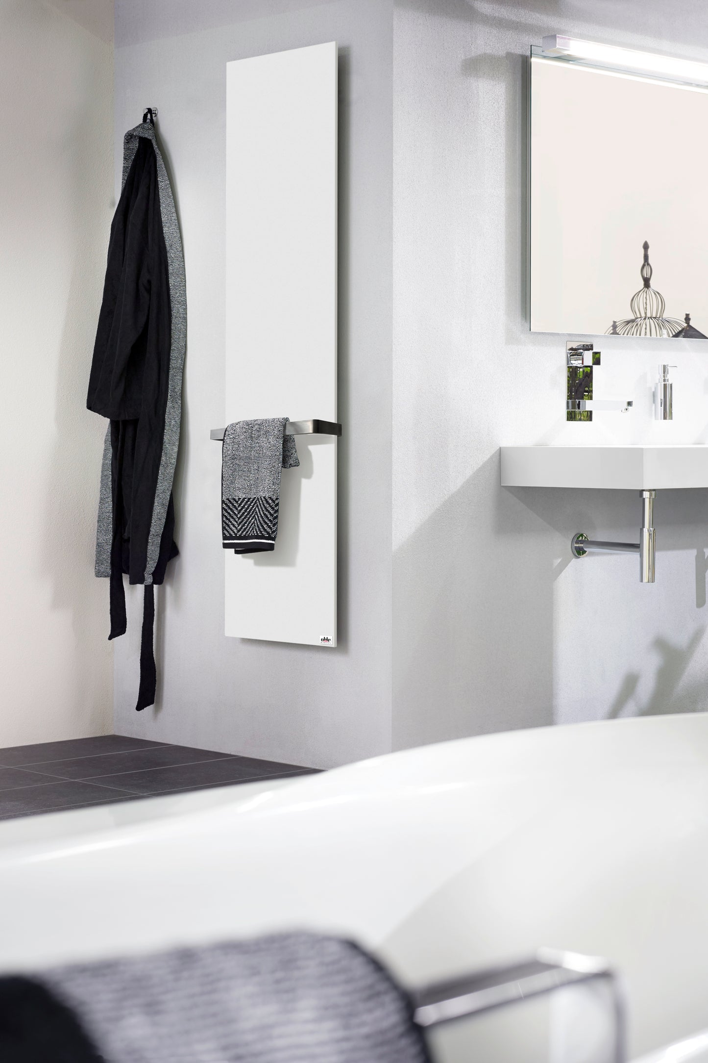 THERON® Termoluxo infraroodpaneel 1 rvs handdoekdroger voor de badkamer, matwit verticaal