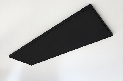 FirTec+® 1300T infraroodpaneel 150x45 cm volledig zwart (RAL 9004) aan een wit plafond